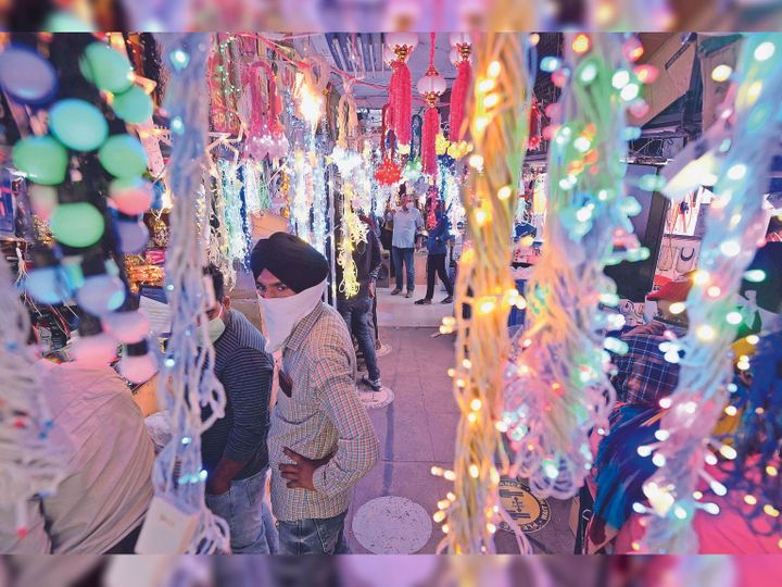 3111120elctronicmarketsec1811 1605130609