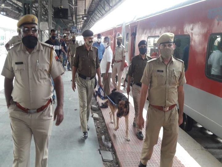 c2704d89 31a1 4c8e 8eb4 66fe60fe7c6c 1605176517