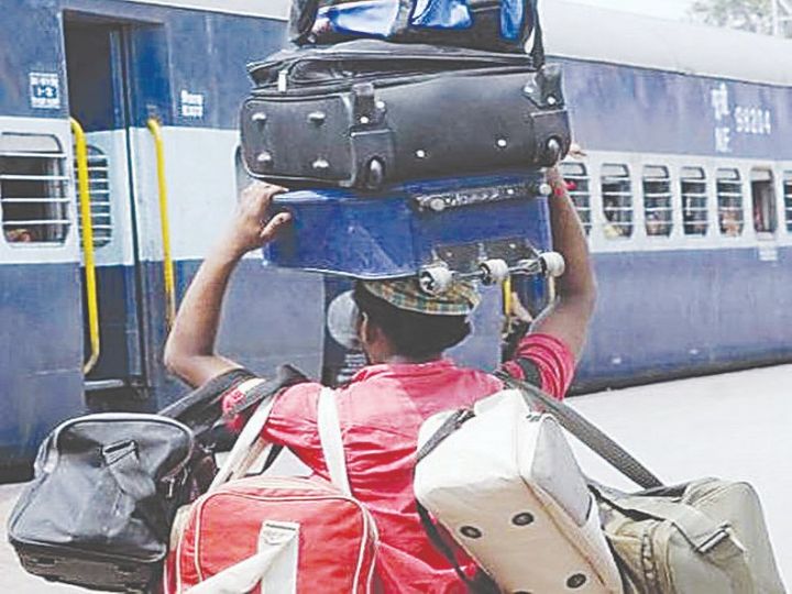 Railway is starting the facility of transporting passengers' luggage to
