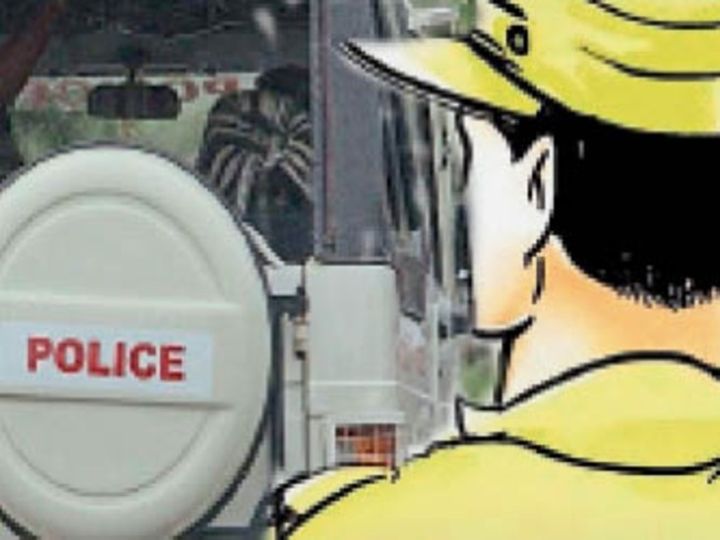 बदमाश जिस गाड़ी को लूटना चाहते थे वह पुलिस की निकली, एक पकड़ा