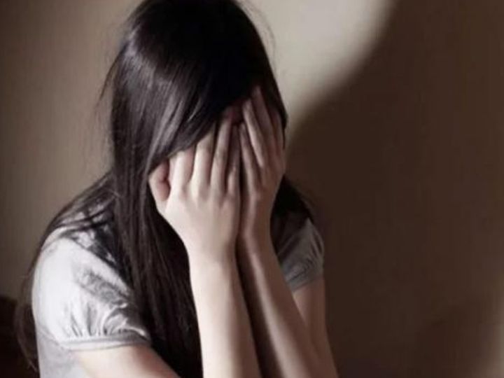 नाबालिग लड़की काे भगा ले गया पड़ाेसी युवक, दुष्कर्म के केस में पकड़ा गया