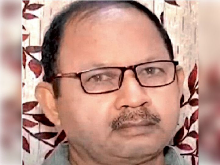जयकिशोर प्रधान स्टेट बैंक ऑफ इंडिया से उप-प्रबंधक पद से रिटायर हुए हैं। बेटियों के कहने पर MBBS की पढ़ाई करने जा रहे हैं। - Dainik Bhaskar