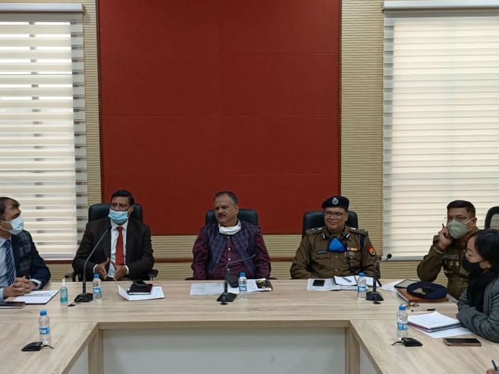 लखनऊ के डीएम अभिषेक प्रकाश ने अवैध कब्जेदारी के खिलाफ अभियान चलाकर कार्रवाई करने के निर्देश दिए हैं। - Dainik Bhaskar