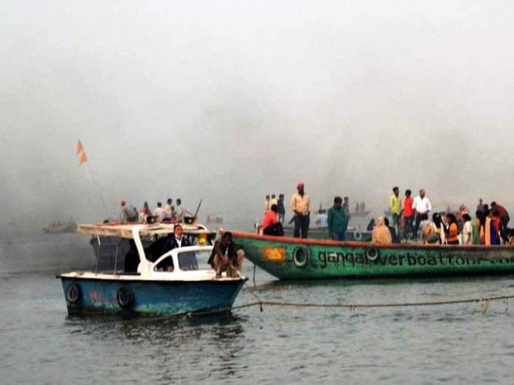 नौका संचालन समिति की बैठक में नावों पर तमाम पाबंदियों पर निर्णय लिया गया है। नावों पर किसी भी तरह के पार्टी पर पाबंदी। - Dainik Bhaskar