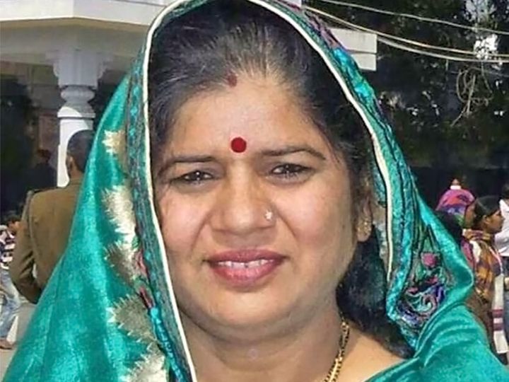Imarti Devi kept the file for 50 days, the result - two suspended officers reinstated, now accusing each other Funny Jokes Imarti Devi kept the file for 50 days, the result - two suspended officers reinstated, now accusing each other Funny Jokes