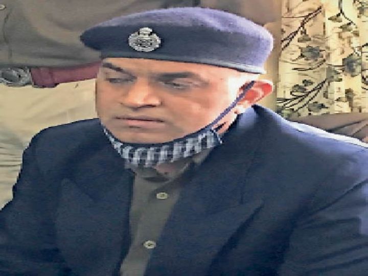 3 लाख रूपए की घूस लेते सीओ ग्रामीण सपात खान गिरफ्तार