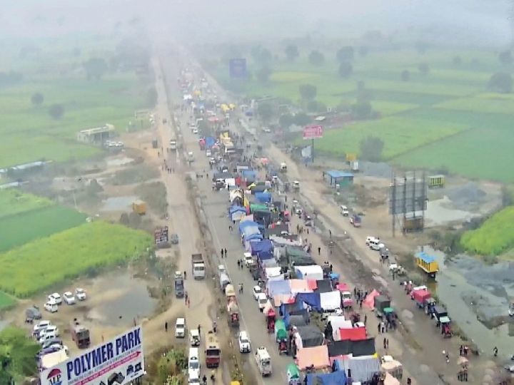 राजस्थान-हरियाणा सीमा से ग्राउंड रिपोर्ट:चुनाव में किसान भगवान, अभी हरियाणा बॉर्डर में गए तो लाठी, राजस्थान में साथी