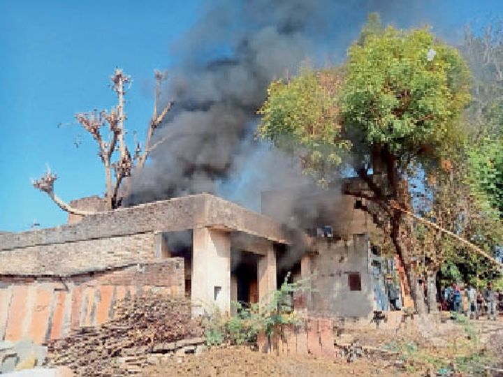 भंगार के गोदाम में लगी आग तीन घंटे बाद पाया काबू