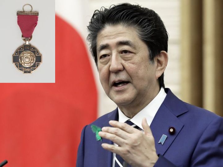 जापान के पूर्व प्रधानमंत्री शिंजो आबे को गणतंत्र दिवस पर पद्म विभूषण पुरस्कार देने का ऐलान किया गया है। उनके कार्यकाल में भारत-जापान के आपसी संबंध बेहतर हुए। -फाइल फोटो। - Dainik Bhaskar