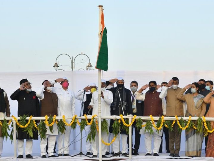 गणतंत्र दिवस पर सियासत ध्वजारोहण के बाद सीएम गहलोत ने कहा- देश में लोकतंत्र को खतरा