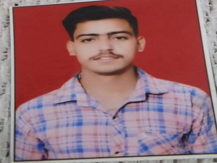 दिल्ली पैरलल नहर में लापता नीरज। - Dainik Bhaskar