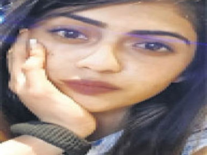 गर्लफ्रेंड के साथ मानसिंह बनकर रह रहा था, उससे शादी करने वाला था, पुलिस ने पकड़ा ताे युवती ने एयरपाेर्ट पर पूछा-काैन हाे? ताे बाेला - 5 लाख का इनामी पपला