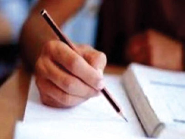 स्टूडेंट्स काे सता रहा फेल होने का डर:सर्वर धीमा होने से सभी सवालों के उत्तर नहीं दे पा रहे छात्र, पहली बार देशभर में ऑनलाइन हो रही हैं आईटीआई की परीक्षाएं