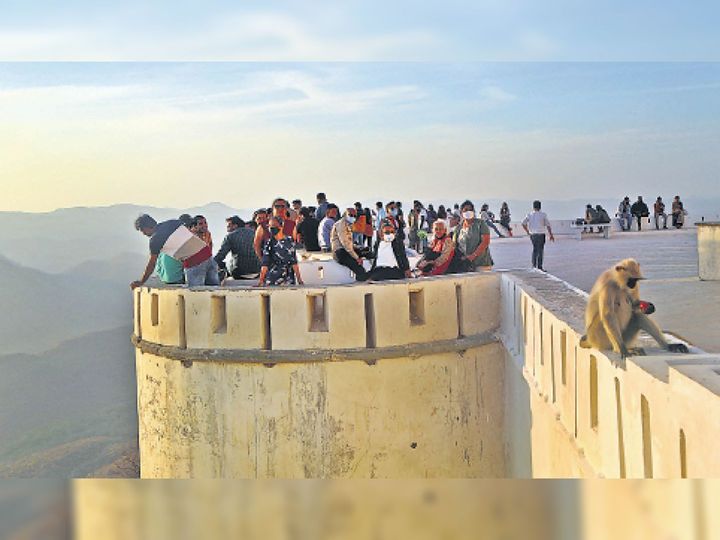 दिन का पारा सामान्य से 3 डिग्री ऊपर निकला:अधिकतम पारा 29.8, न्यूनतम 9.6 डिग्री, अभी और बढ़ेगा पारा