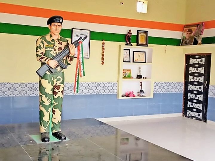 नाकाम सिस्टम परिजनों ने खुद के खर्चे से बनवाया शहीद स्मारक, दो साल बाद भी भागीरथ के नाम से नहीं हुआ स्कूल का नामकरण