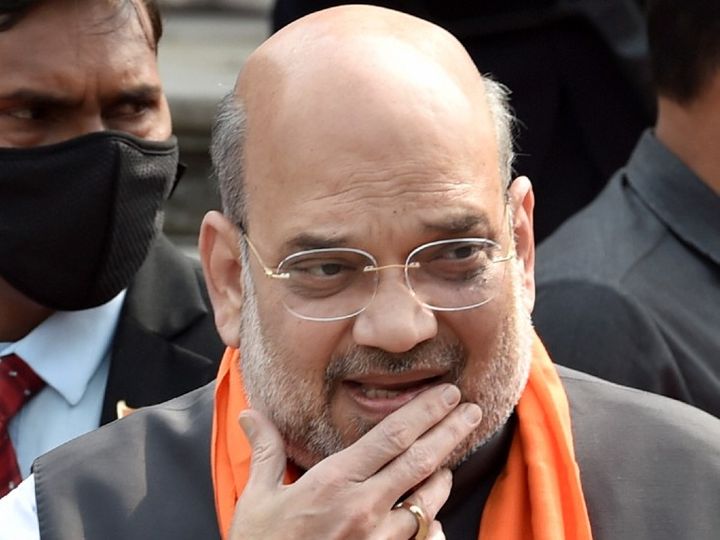 अमित शाह ने अगस्त 2018 में कोलकाता में एक रैली के दौरान ममता सरकार पर भ्रष्टाचार के आरोप लगाए थे। उन्होंने ममता के भतीजे अभिषेक बनर्जी का नाम भी लिया था।- फाइल फोटो। - Dainik Bhaskar