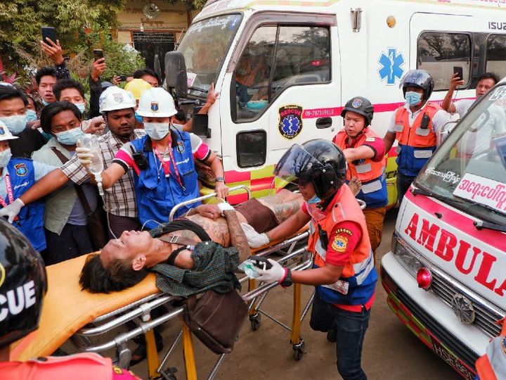 In Myanmar's second largest city of Mandalay, the army twice fired on the protesters on Saturday. There are reports of some people being killed. However, this has not been confirmed. - Dainik Bhaskar