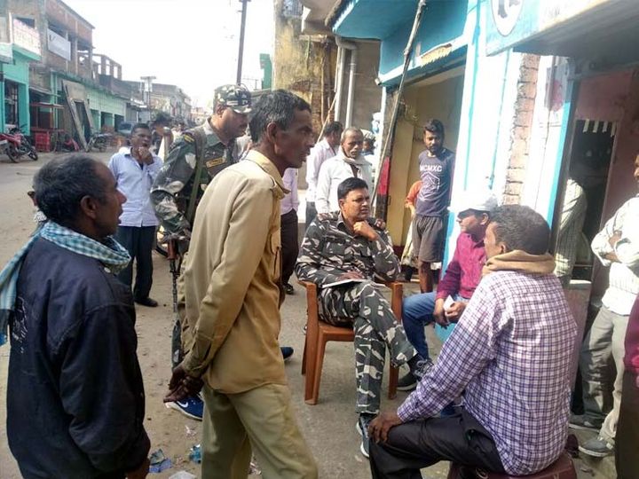 घटना की सूचना के बाद मौके पर पहुंची पुलिस मामले की जांच में जुट गई है। - Dainik Bhaskar