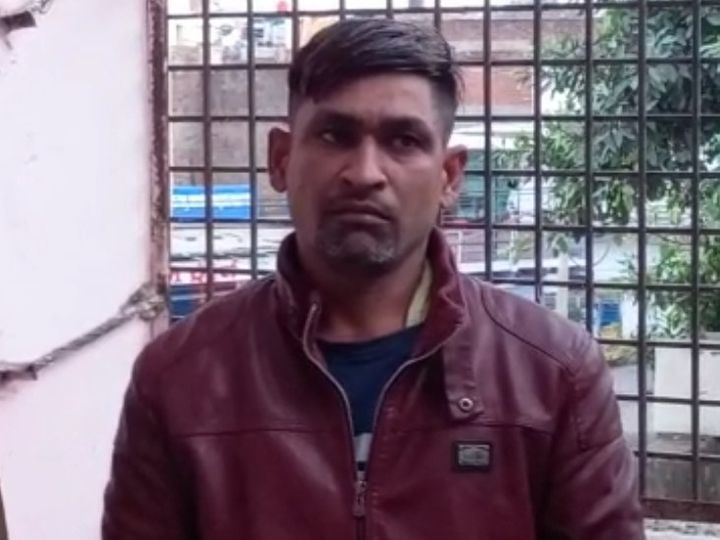 पुलिस ने पत्नी को बंधक बनाकर रखने के मामले में आरोपी पति सुनील को गिरफ्तार किया है। - Dainik Bhaskar