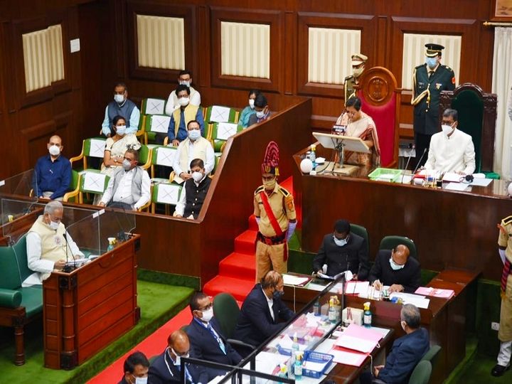 राज्यपाल के अभिभाषण के साथ विधानसभा का बजट सत्र औपचारिक रूप से शुरू हो गया। यह सत्र 26 मार्च तक चलना है। - Dainik Bhaskar