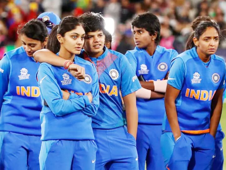 भारतीय महिला टीम ने आखिरी इंटरनेशनल मैच जनवरी, 2020 में टी-20 वर्ल्ड कप का फाइनल खेला था। फाइनल में ऑस्ट्रेलिया ने भारत को 85 रन से हराकर वर्ल्ड कप जीता था। (फाइल फोटो) - Dainik Bhaskar