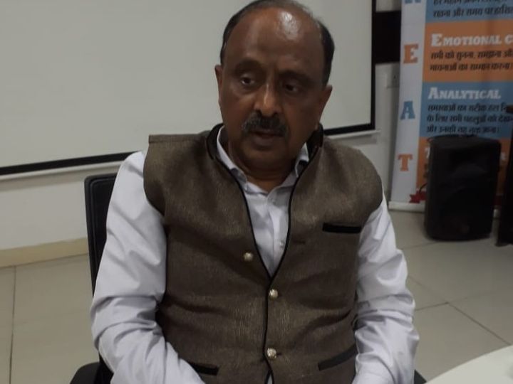 बिहार इकोनॉमिक स्टडी के निदेशक और अर्थशास्त्री हैं डॉ. प्यारेलाल। - Dainik Bhaskar