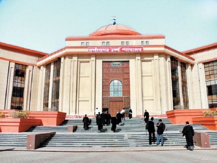 छत्तीसगढ़ हाईकोर्ट ने ग्रामीण क्षेत्र में चलाई जा रही मेडिकल मोबाइल यूनिट में अनियमितता मिलने पर राज्य सरकार और ठेका कंपनी से जवाब तलब किया है। - Dainik Bhaskar