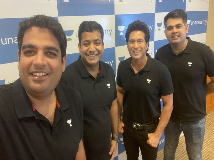 अनएकेडमी के को-फाउंडर गौरम मुंजाल (सबसे बाएं) के साथ पूर्व क्रिकेटर सचिन तेंदुलकर। फोटो-सोशल मीडिया। - Dainik Bhaskar