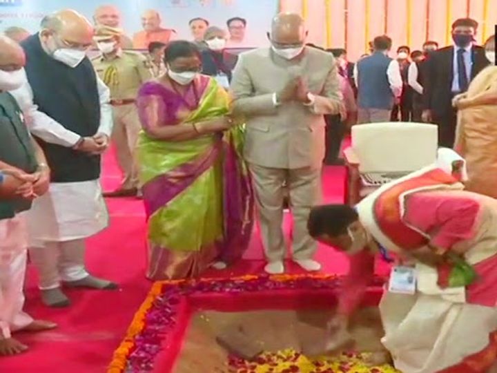 राष्ट्रपति रामनाथ कोविंद ने भूमि पूजन किया। साथ में गृहमंत्री अमित शाह भी मौजूद रहे। - Dainik Bhaskar