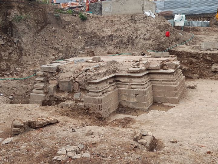 उज्जैन महाकाल मंदिर की खुदाई में 11वीं शताब्दी की कई अहम मूर्तियां निकलीं। - Dainik Bhaskar