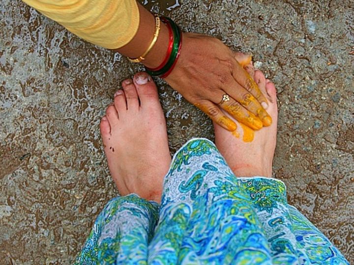 old traditions about touching feet, benefits of touching feets, pair