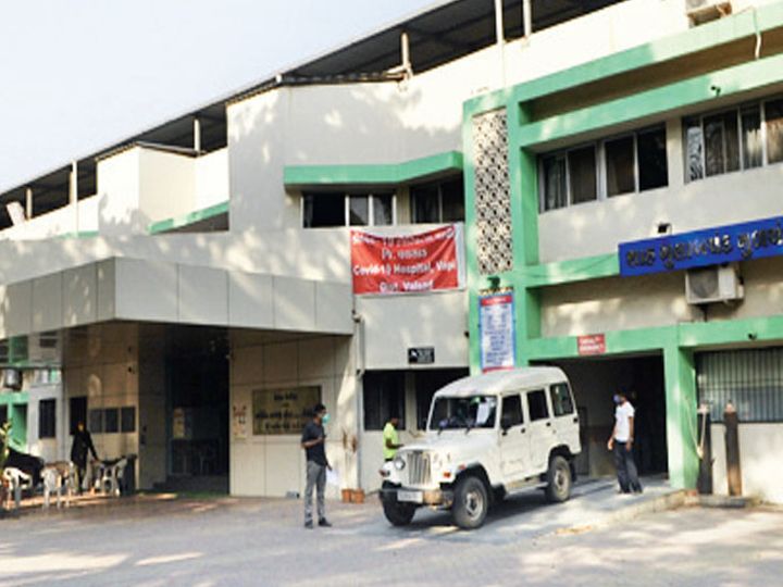 Vapi Janseva Hospital staff rushed to the spot to bring 35 corona for