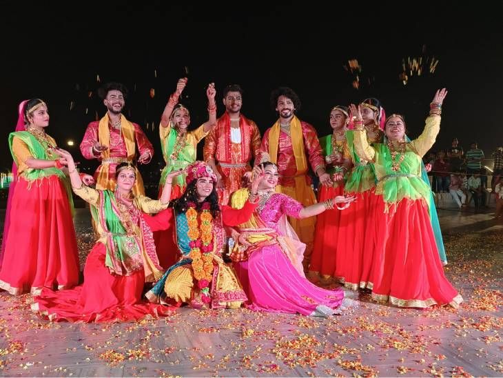 Holi celebrations begin with Rangotsav at JK Temple Radha-Krishna play ...