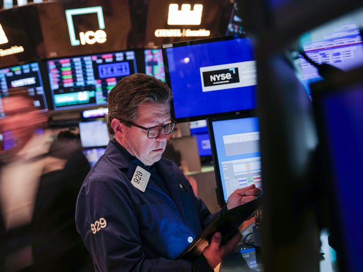 US Markets fall 4% after Trump's 'recession' warnings