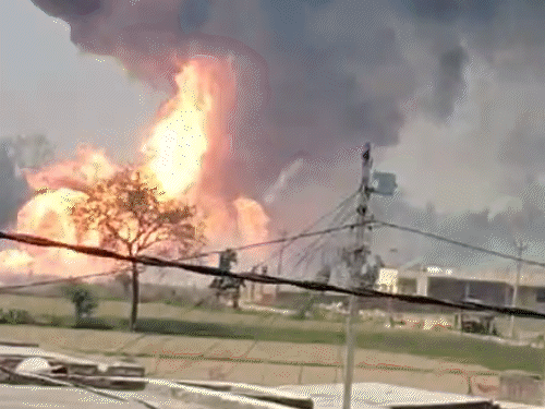Cylinder warehouse explosion in Bareilly More than 40 blasts in 30 ...