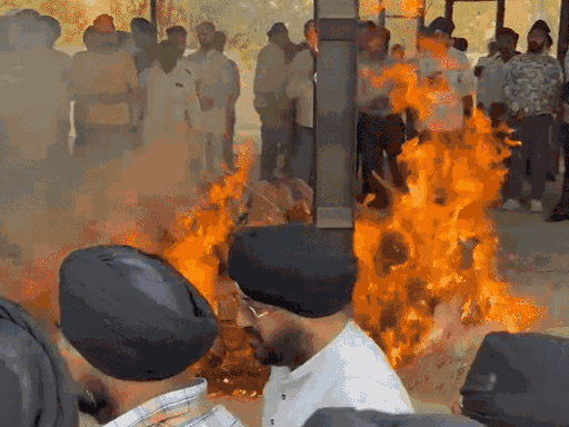 BJP spokesperson Narendra Saluja's last rites performed in Indore ...