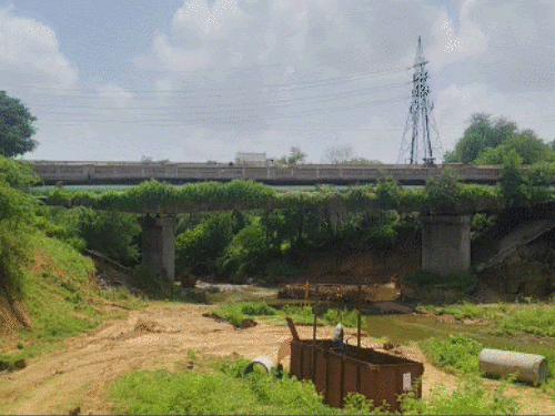 Vadodara Mini River Bridge Crumbles Despite CM's Orders - Vadodara News ...