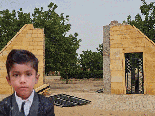 Teacher in Jaisalmer saves 7 children from collapsing gate Suffers leg ...