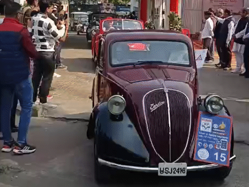 Vintage car rally fills Lucknow streets with nostalgia; 40 classic cars ...