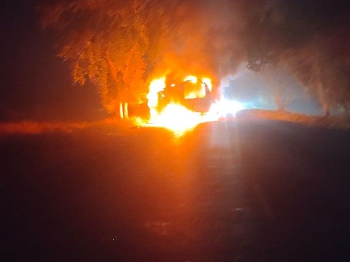 2 youth on motorcycle burnt alive in Chitrakoot; Explosion in truck’s ...