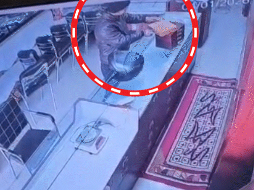 Thief flees with 24 gold rings from Lucknow jewellery shop | Poses as ...