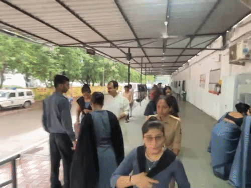 Surat Dumas Farmhouse Liquor Party Raid | People Detained; Medical Test