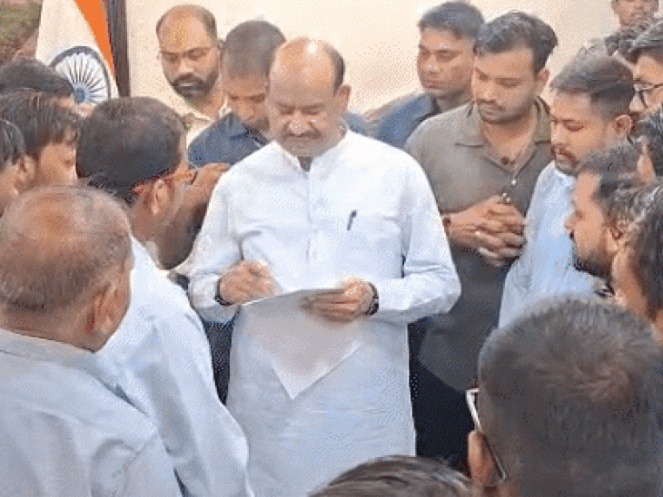 2 leaders, including former minister, missing from Bhilwara poll race: Ex-BJP mayor challenges Devanani in Ajmer; Birla, Dhariwal and Gunjal’s prestige at stake in Kota - Jaipur News