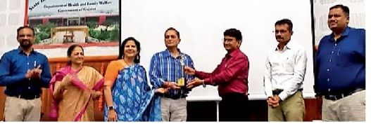 Regional Summit features presentations from 70 hospitals: SSG’s milk bank wins first prize for providing 2,000 litres of breast milk to infants in 7 yrs - Vadodara News
