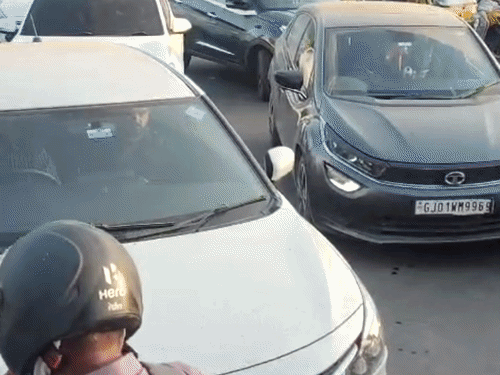 Ahmedabad: Makarba Bridge Traffic Jam; MLA Amit Thakar Seeks Police Help