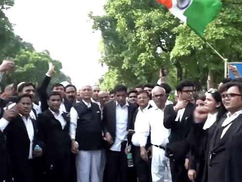Delhi Lawyers Protest Against CEC Gyanesh Kumar | Vote Chor Gaddi Chhod