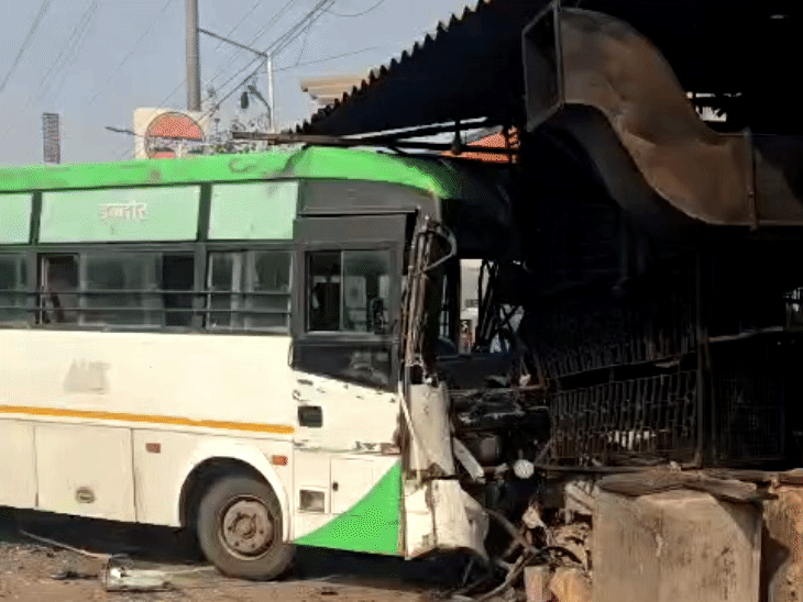 Indore Bus Crash: Bus Rams Into Dhaba Kitchen; Driver Critically Injured
