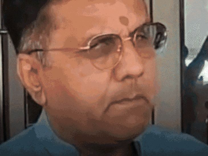 Gujarat School Entry Controversy | Minister Vaja Defends POCSO Guidelines
