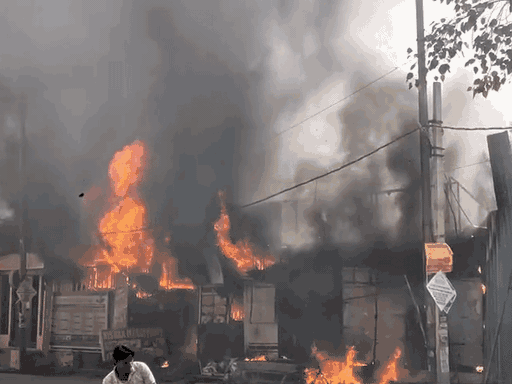 Noida Fire: Cylinder Explosion at Amity University Shops Leaves One Dead