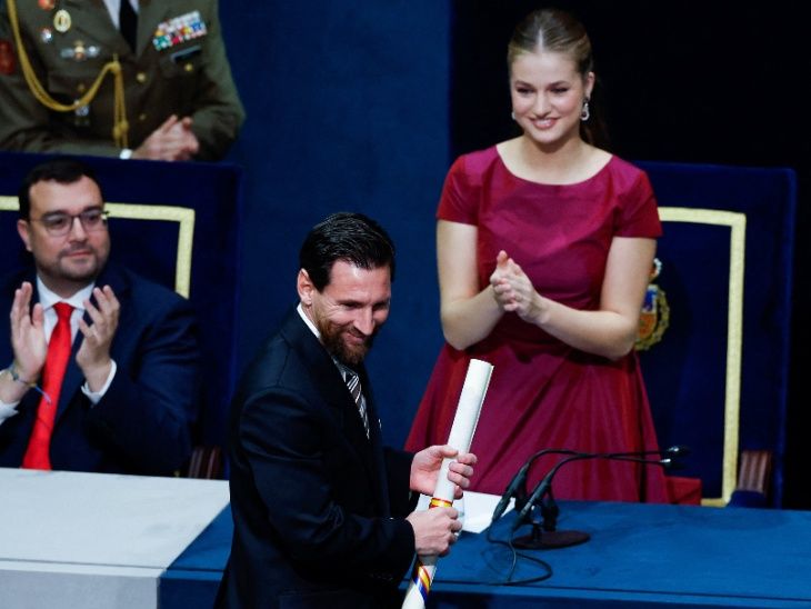 Lionel Messi Receives Spains Highest Sporting Honour | Princess Leonor